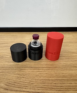 Screw top insulin vial holder